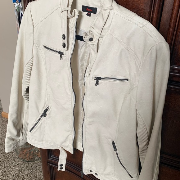 Women's Gorgeous Leather Jacket, purchased in Italy**** - Picture 8 of 15